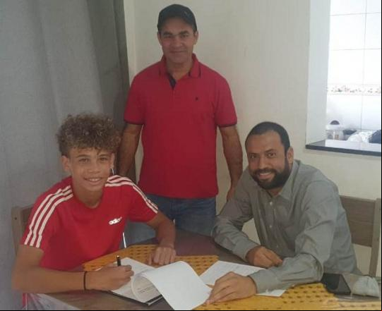 MAIS UM JOVEM TALENTO DE LIVRAMENTO ASSINA CONTRATO NA D20 SPORTS