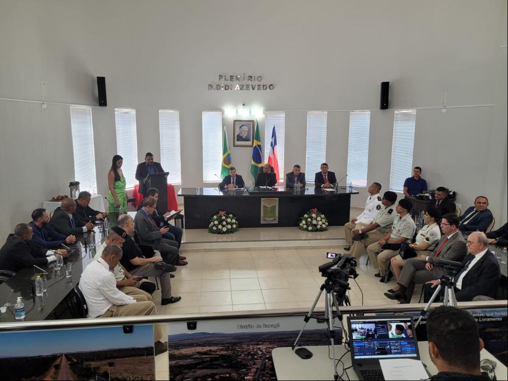 Livramento: Câmara Municipal concedeu título de cidadão a diversas personalidades civis e militares.