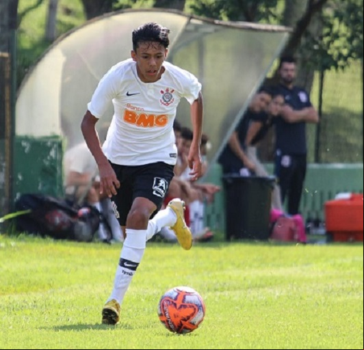 FILHO DE LIVRAMENTENSE, RAFAEL CORREIA, É DESTAQUE NO CORINTHIANS PAULISTA SUB-13