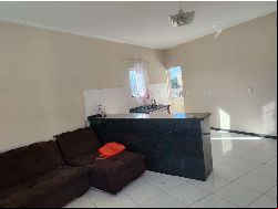 Livramento: Vende-se imóvel residencial de 1º andar na Praça Bom Jesus do Taquari