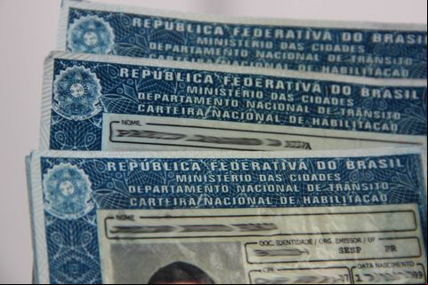 Mais de 14 mil processos de suspensão de CNHs serão arquivados na Bahia