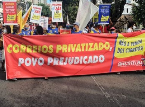 Contra privatização, trabalhadores dos Correios falam em greve