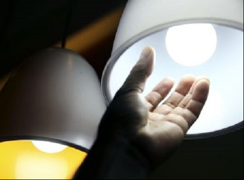 Cobrança extra na conta de luz será mantida em outubro, anuncia Aneel