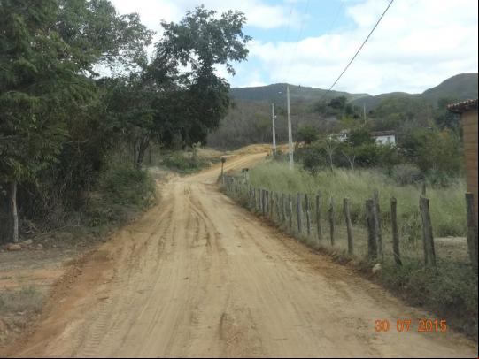 ABAÍRA: PREFEITURA REALIZA RECUPERAÇÃO DE ESTRADAS VICINAIS 