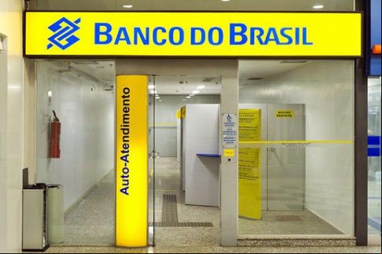 Bancos funcionam hoje e fecham nesta terça-feira e no dia 1º