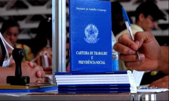 Pedidos de seguro-desemprego sobem 76,2% na primeira quinzena de maio