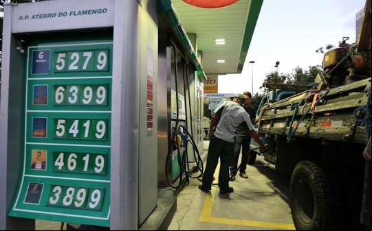 ANP pede explicação a distribuidoras sobre ree menor de preços da gasolina